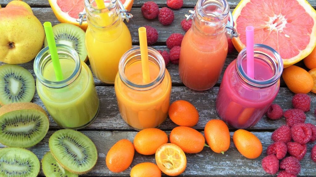 Sources of vitamin C: Kiwi, citrus fruit, raspberries,and their juice